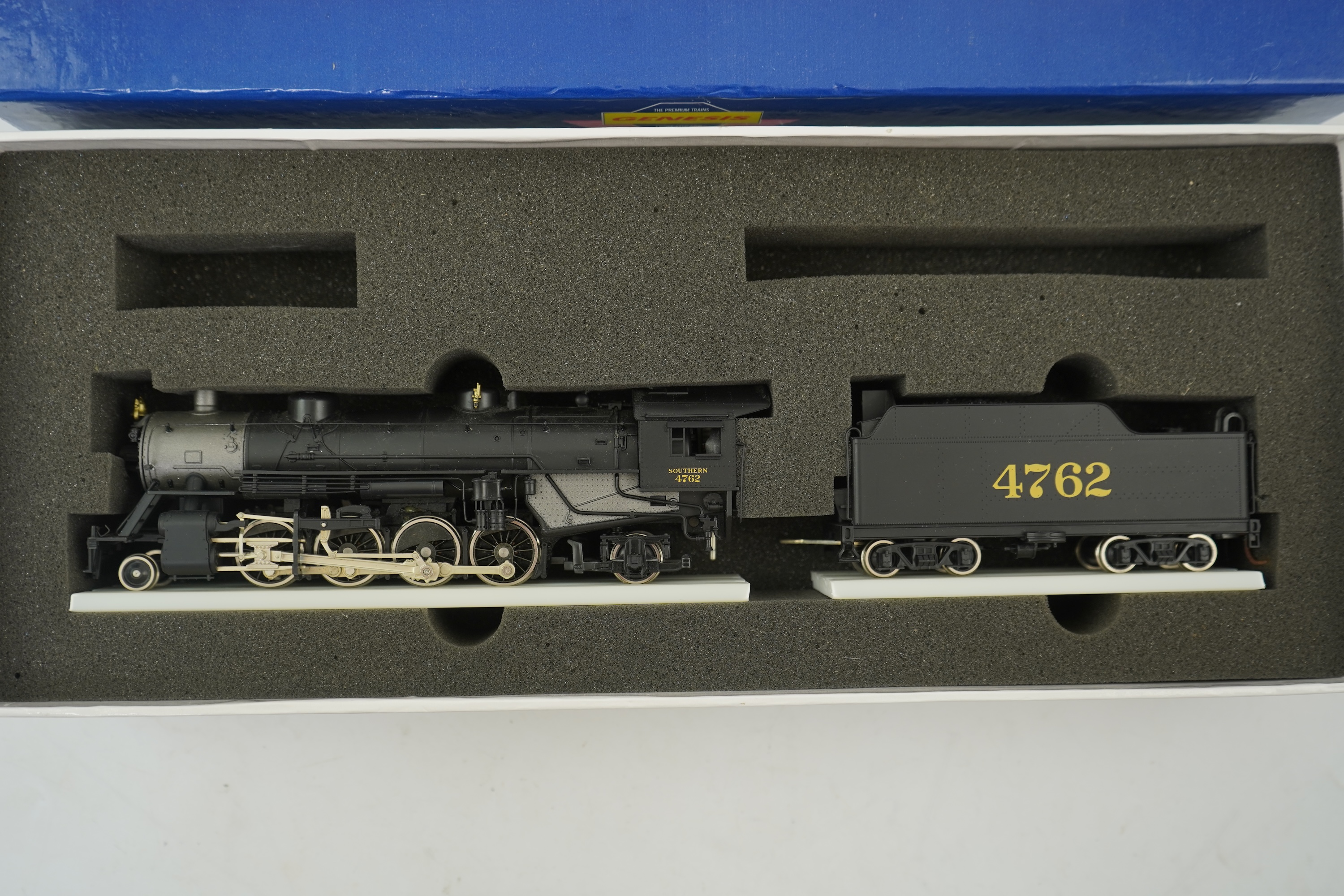 A boxed HO gauge Genesis model of USRA 2-8-2 Light Mikado locomotive, 4762, with bogie tender, powered for two rail operation.